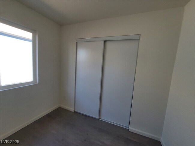 Building Photo - 7324 Empress Dr