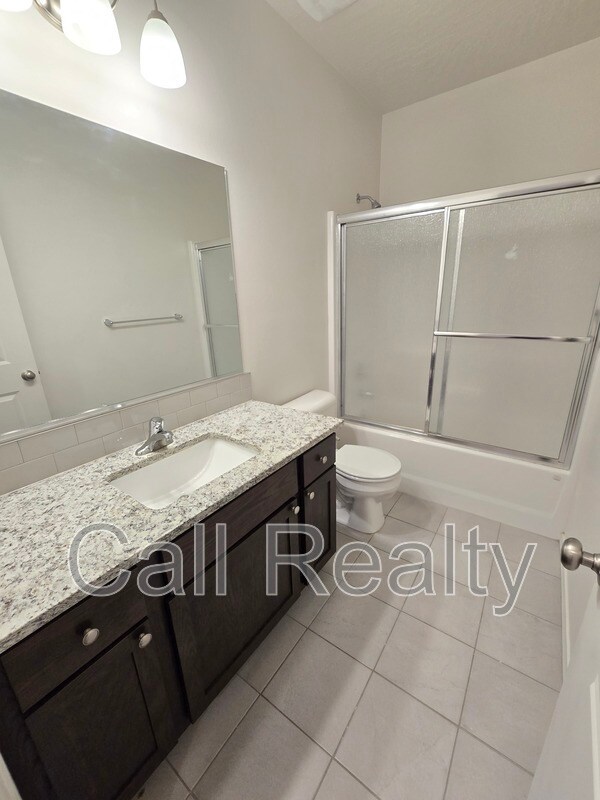 Building Photo - 5609 N Calvin Rd