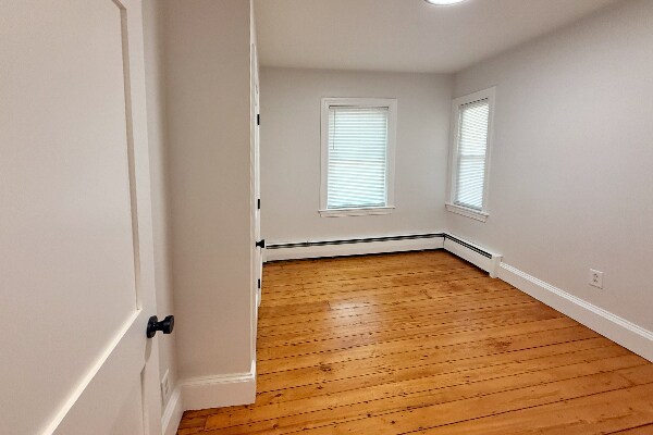 Building Photo - 254 River St