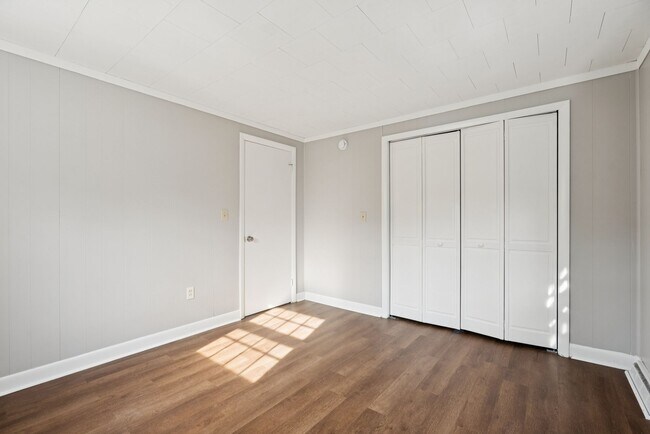 Building Photo - 1087 Littlefield Rd