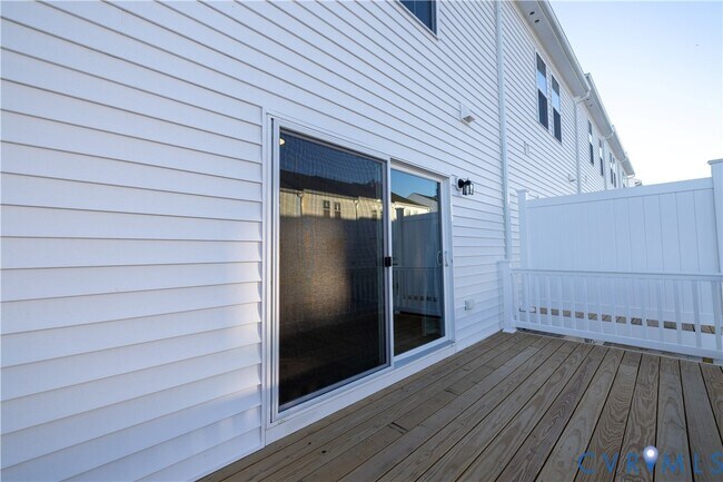 Building Photo - 15309 Sunray Aly