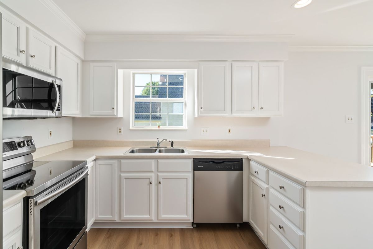 Building Photo - 10149 Highgate Cir