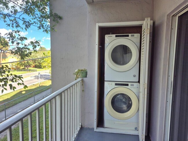 Building Photo - 2660 W 76th St