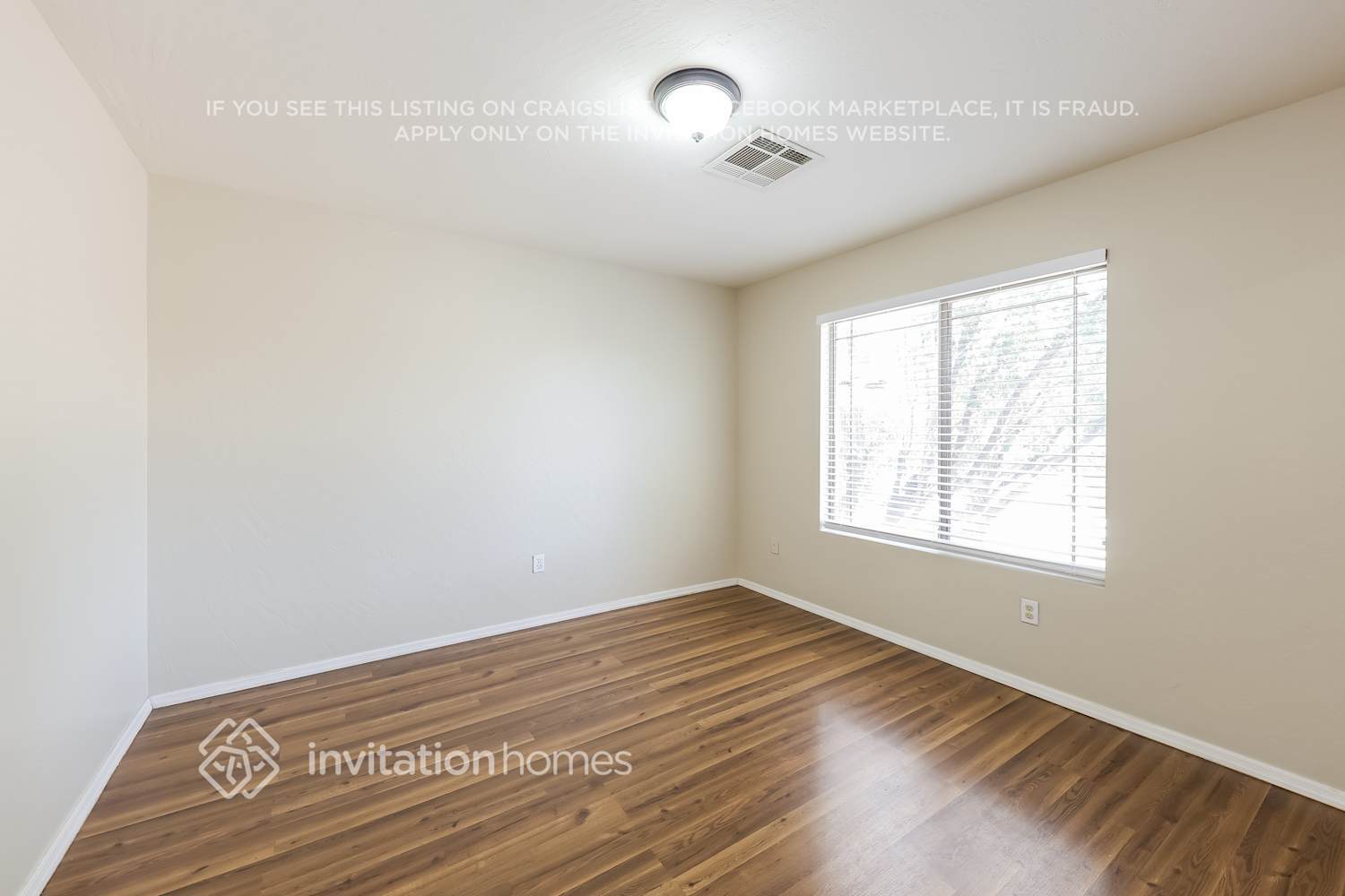 Building Photo - 7447 W Trails Dr