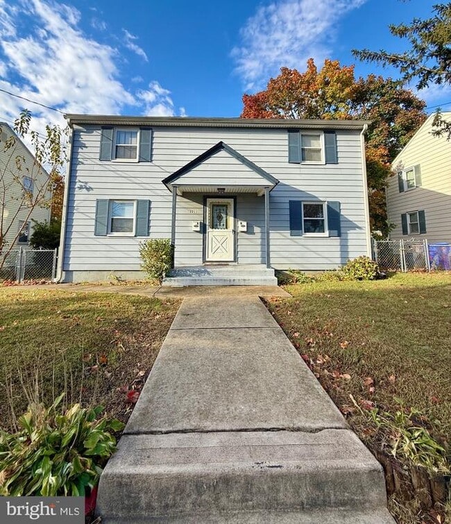 Building Photo - 2211 Browning Rd