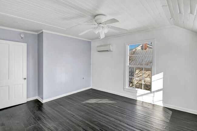 Building Photo - 203 Oliver St