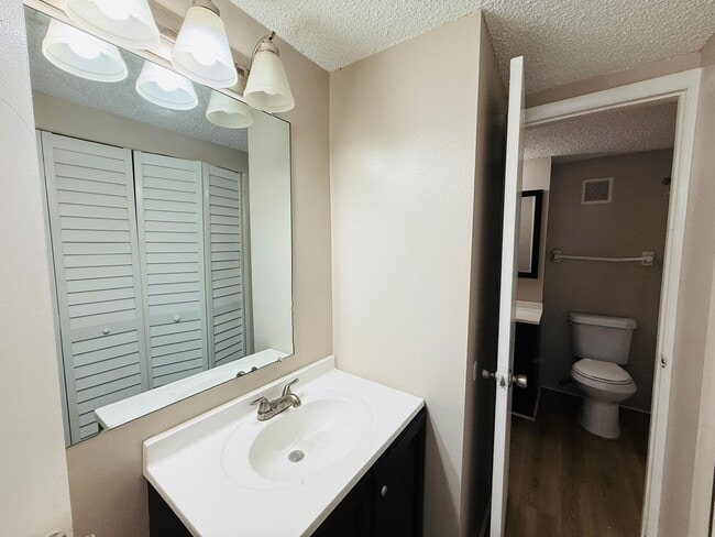 Building Photo - 7525 Pitch Pine Cir