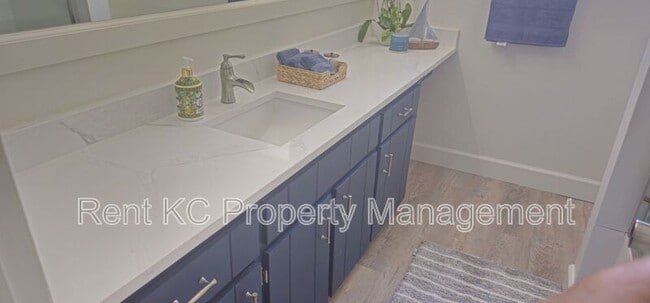 Building Photo - 589 Coconut St