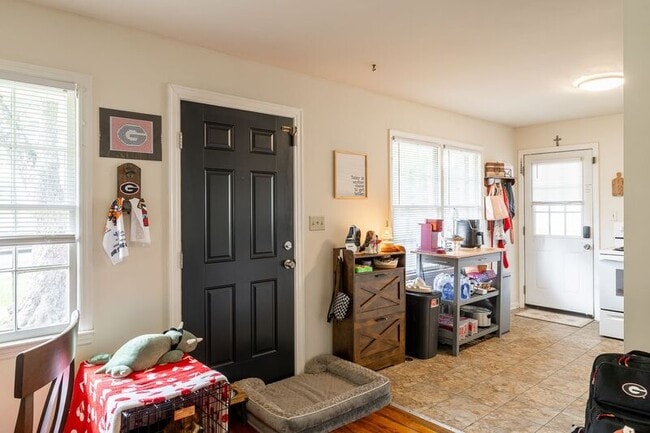 Building Photo - 2019 S Lumpkin St