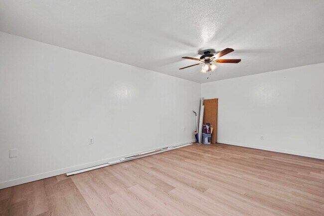 Building Photo - Poplar