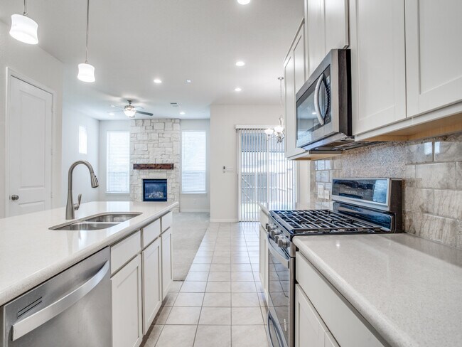 Building Photo - 17751 Shumard Oak Dr