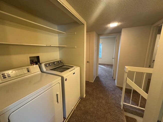 Building Photo - Updated 3 Bedroom Townhome in North Tahoe Park