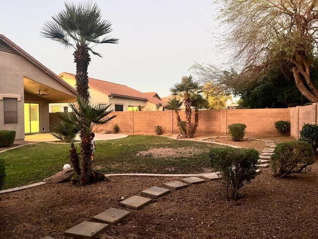 Building Photo - 3107 E Kingbird Pl