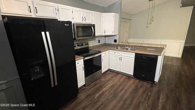 Building Photo - 2555 Street Pauls Dr