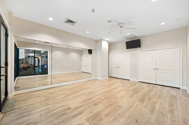 Building Photo - 600 W Las Olas Blvd
