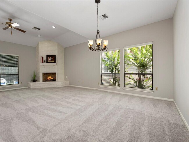 Building Photo - 3323 Village Falls Ct