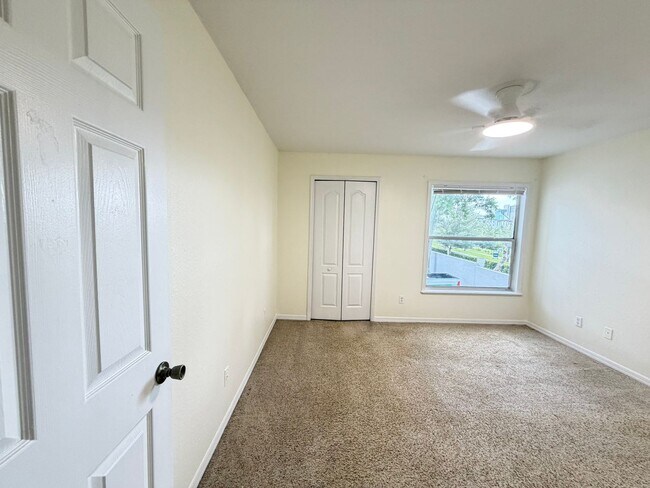 Building Photo - Condo for rent on SANDLAKE PRIVATE RESIDENCES