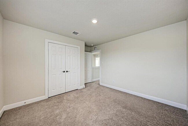 Building Photo - 120 Snowy Plover Ln