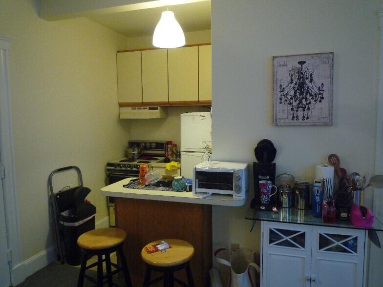 Building Photo - 8 Aberdeen St