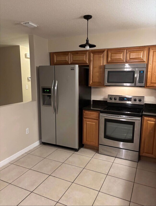 Building Photo - 2813 Spring Hill Ct