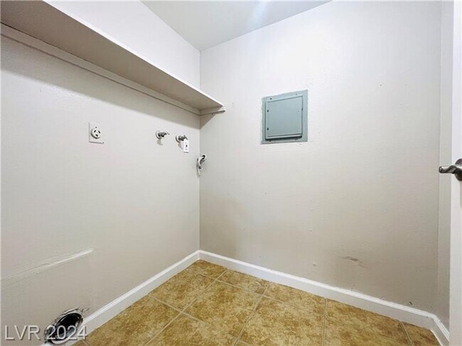 Building Photo - 2920 E Siki Ct