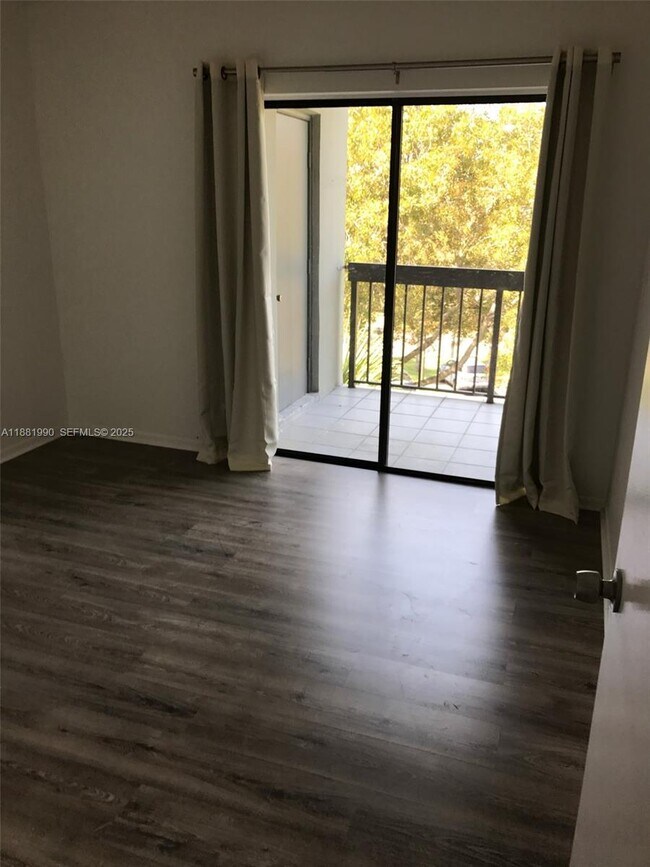 Building Photo - 8811 SW 132nd Pl