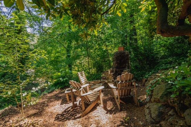 Building Photo - Luxurious Portland Heights home tucked away on a private street on nearly half an acre.
