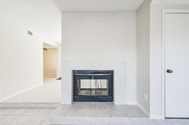 Building Photo - 2277 S Kirkwood Rd
