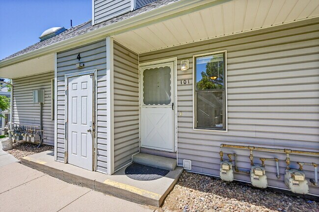 Building Photo - $1,140.95 with $300 Off The First Month's Rent, 1 Bed, 1 Bath, Condo in Thornton with Washer and ...