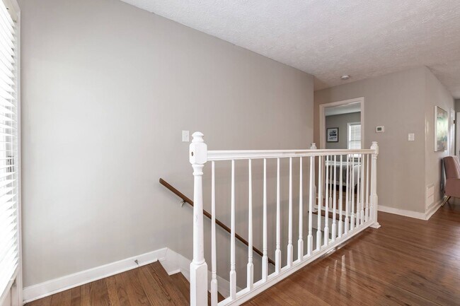 Building Photo - 2212 Foxtrot Rd