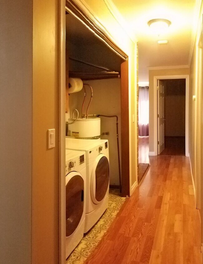 Building Photo - 19857ham