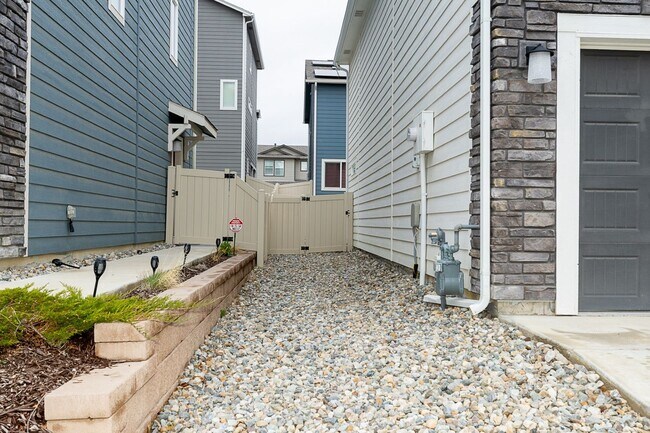 Building Photo - 4535 Samaritan Lp