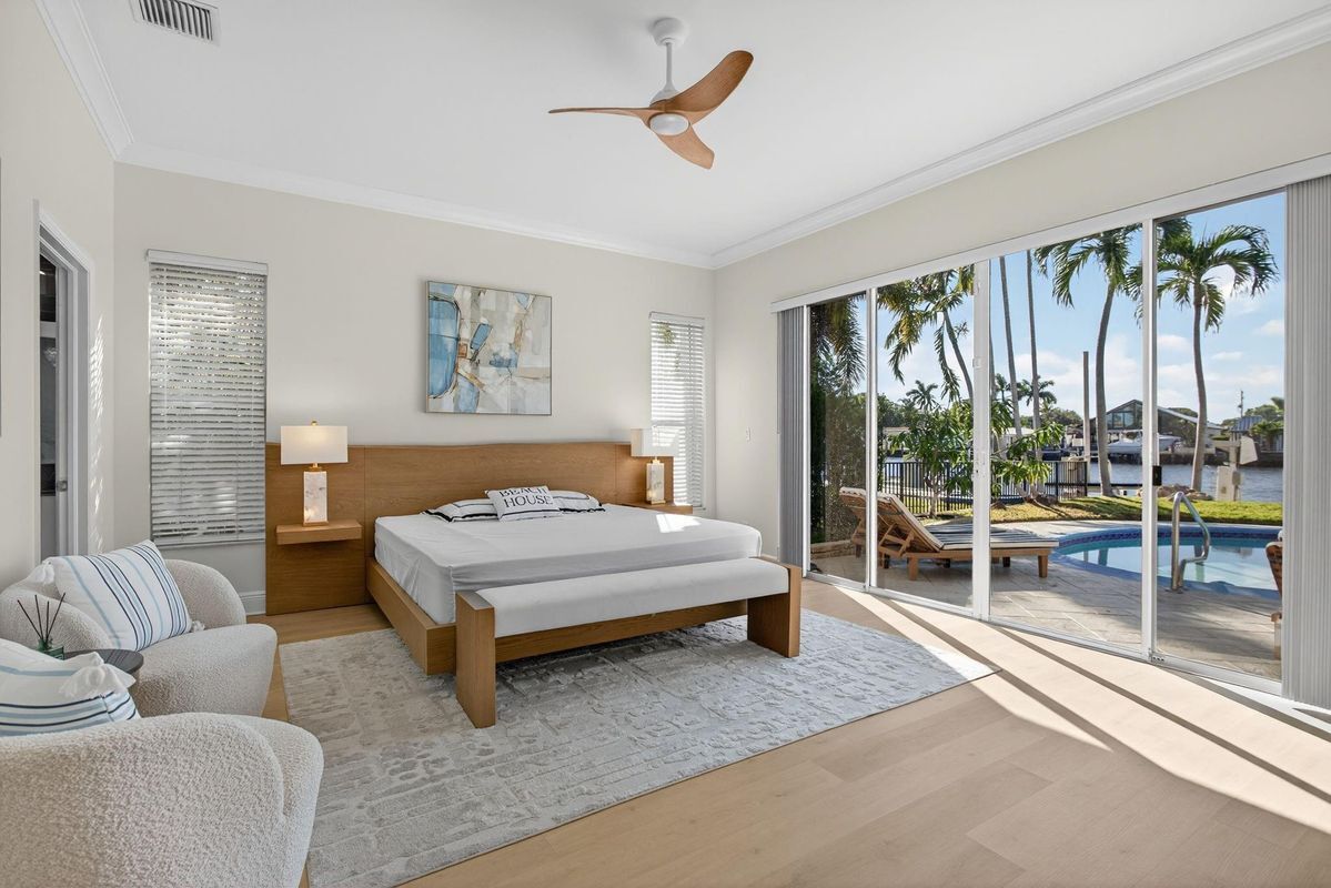 Building Photo - 513 S Riverside Dr