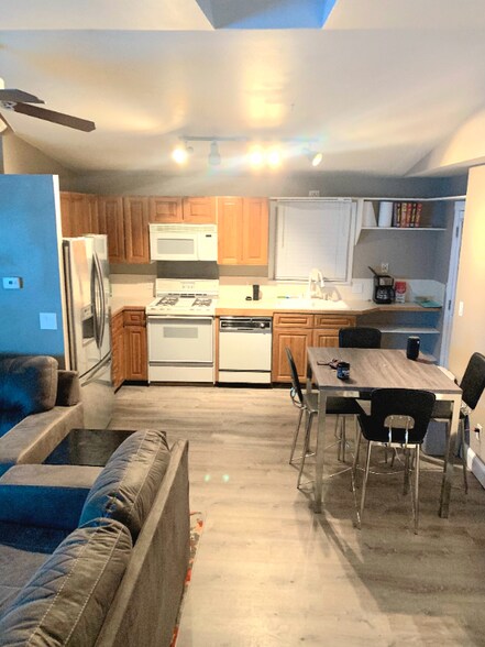 Building Photo - 5655 W 2nd Ave