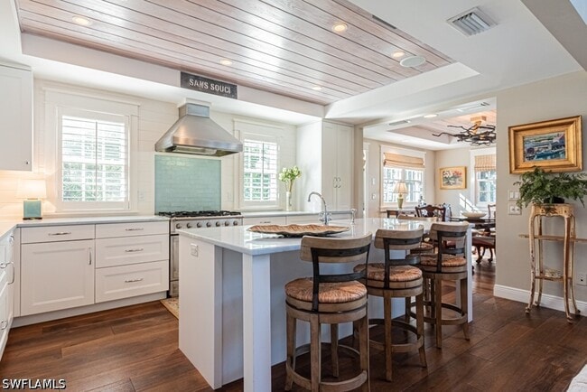 Building Photo - 287 11th Ave S