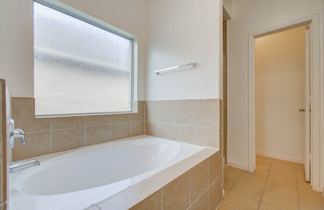 Building Photo - 14235 Englewood Park Ln