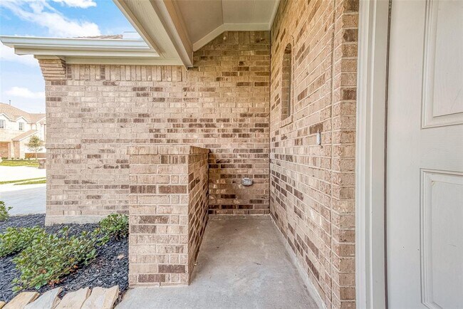 Building Photo - 7538 Coral Ter Dr