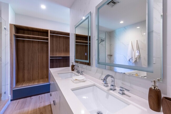 Building Photo - 14432 Rolling Rock Pl