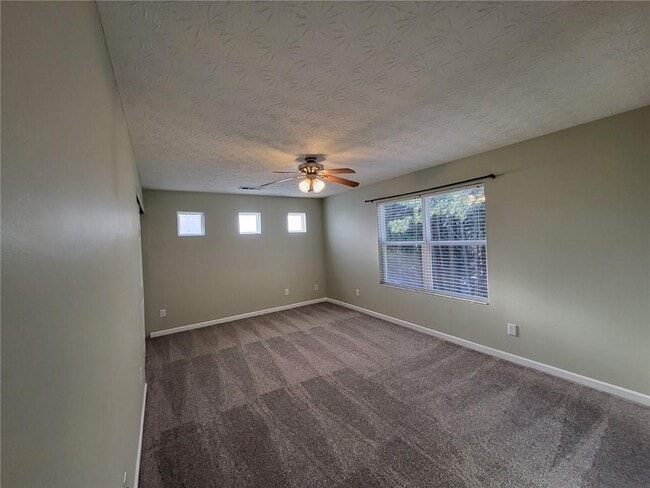 Building Photo - 402 Chatooga Ln