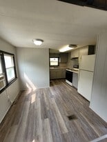 Building Photo - 1100 Pines Rd
