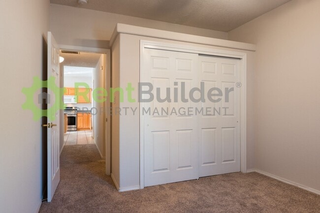 Building Photo - !!!WOW!!! PRICE REDUCTION JUST IN TIME FOR...