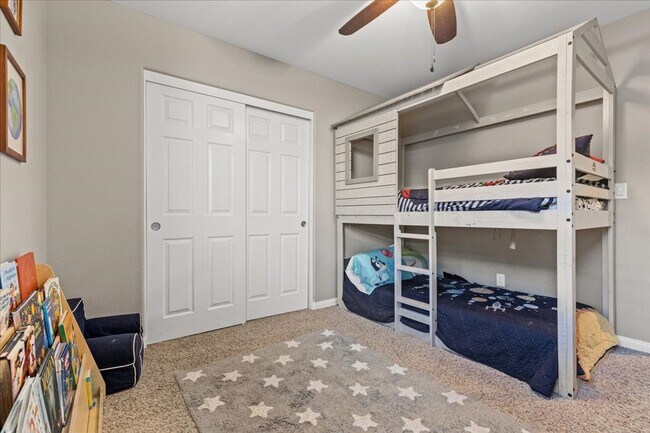 Building Photo - 3 bedroom Home in Summerlin with a Large B...