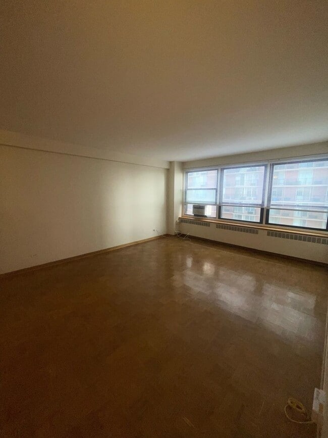 Building Photo - 4180 N Marine Dr