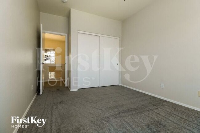 Building Photo - 13123 W Gelding Cir