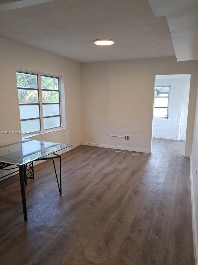 Building Photo - 1260 NW 45th St