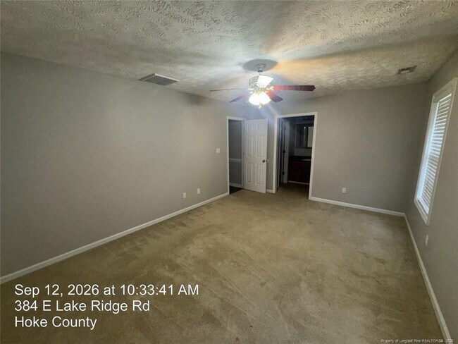 Building Photo - 384 E Lake Ridge Rd