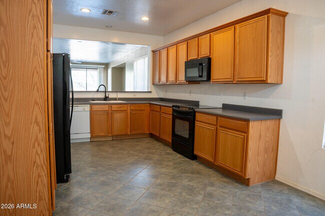 Building Photo - 3381 Thoreau Ln