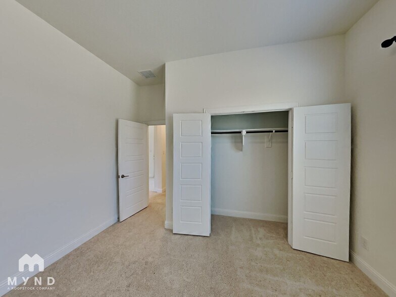 Building Photo - 12108 Buffalo Hills Dr