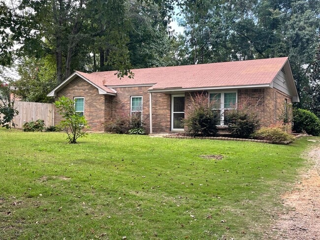 Primary Photo - Country Living 3/2 in Wetumpka