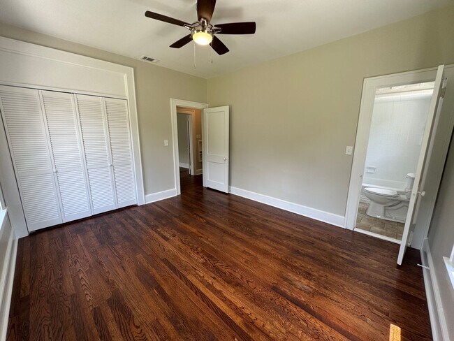 Building Photo - Renovated 3/2.5 House with bonus room in South Rome- $1,795